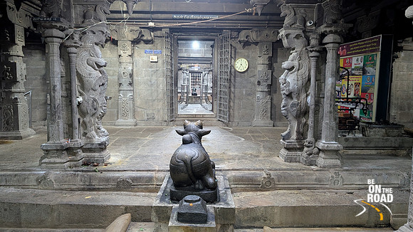 Nandi in front of Naramboonathar Shrine at Thiruppudaimarudur Temple