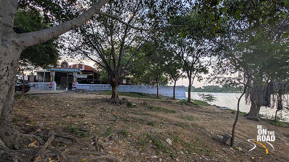 1000 year old Karisoolnthamangalam Chakrathalwar Temple near the Thamirabharani River
