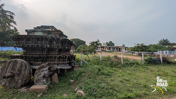 Worn out temple chariot and Harikesavanallur Ariyanatha Swamy Temple