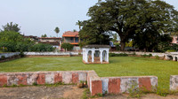 Harikesavanallur Temple Pond