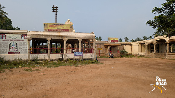 Main entrance of the Ariyanatha Swamy Temple at Harikesavanallur
