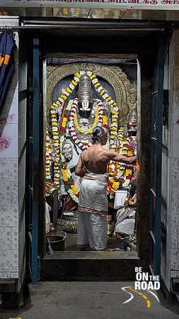 The majestic statue of Adhi Moolam at Athalanallur