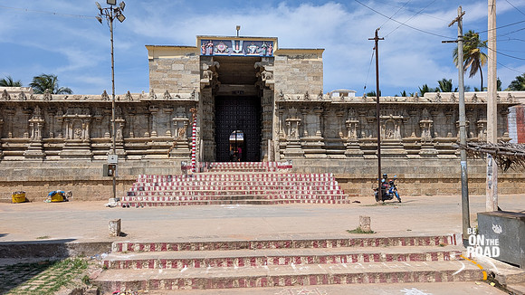 Thirukkurungudi Perumal temple without the rajagopuram at its entrance