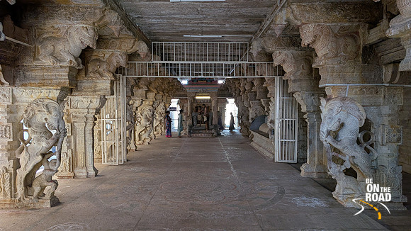Everything about Nanguneri Perumal temple screams size