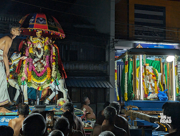 Lord Shiva and Lord Murugan meet on the night of Vaikatha Ashtami at Kallidaikurichi, Tamil Nadu