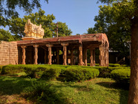 The main entrance to Valiswara Temple, Tiruvaliswaram