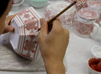 Benjarong bowl being made at Ban Amphawa, Thailand