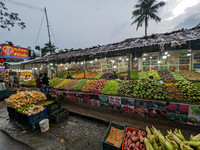 The colourful fruit shops of Puliyarai with all the exotic locally grown fruits