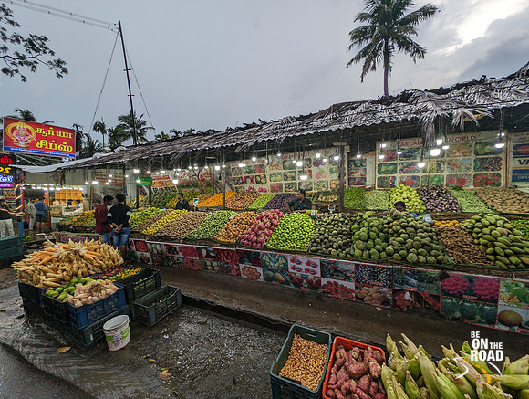 The colourful fruit shops of Puliyarai with all the exotic locally grown fruits