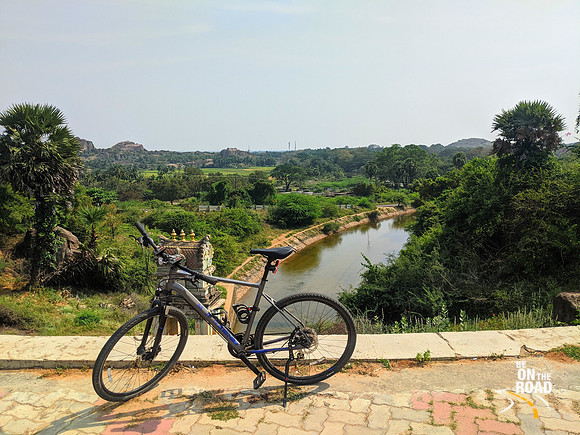 At the Kannadigan canal next to Manimuthar Dam