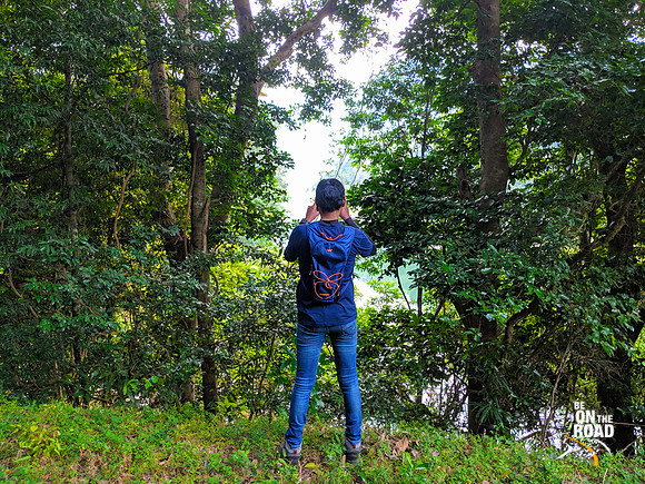 Photographing the scenic Karaiyar Dam inside Kalakad Mundanthurai Tiger Reserve