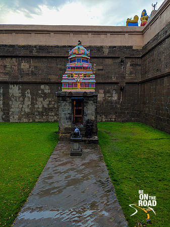 A small colorful shrine inside Nellaiappar temple, Tirunelveli