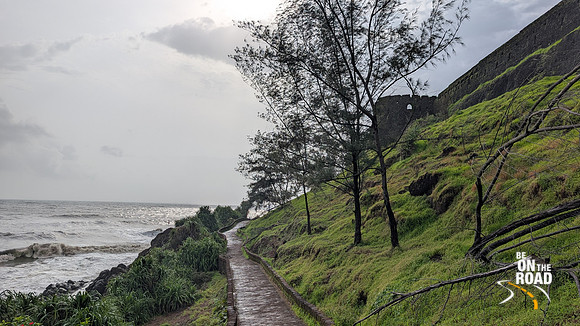The absolutely gorgeous Bekal Fort walking trail