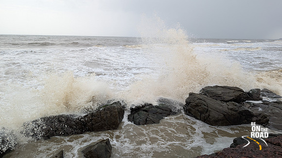 Ocean spray flies high at Bekal Fort, Kerala