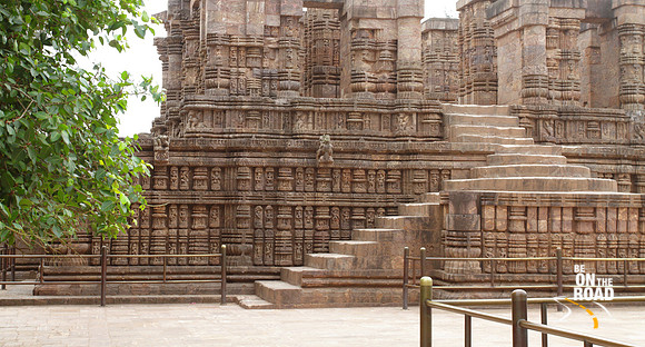 The wall of dancers located right in front of the main Konark Sun Temple