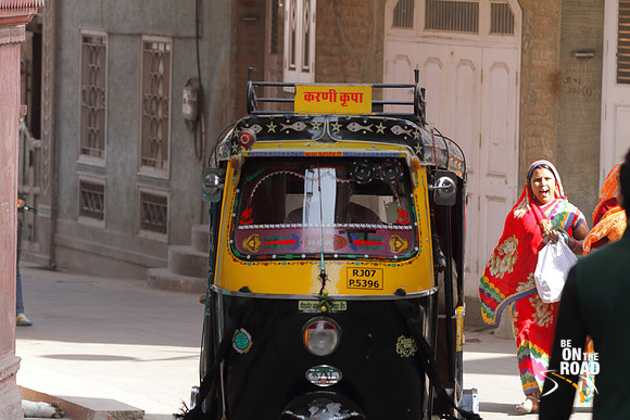 A street moment from the merchant trail of Bikaner, Rajasthan