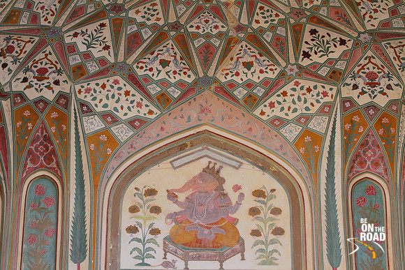 Elephant painting on the main entrance gateway to Amber Fort, Jaipur, Rajasthan