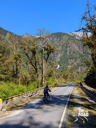 Cycling on the Anini to Bruni border roads