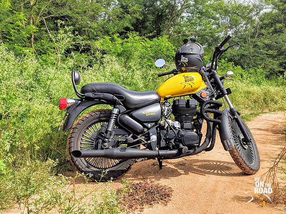 Posing on a off road track near Manchinebele Dam