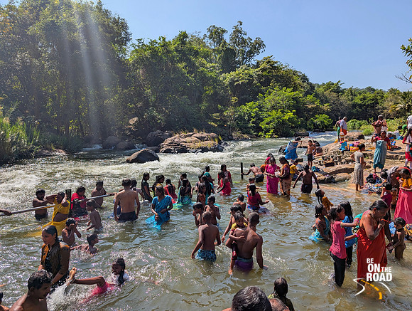 The strong currents of the Thamirabharani river at Papanasam - Perfect for a thrilling bath