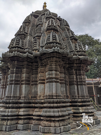 The plain looking exterior walls of Sadashiva temple, Nuggehalli