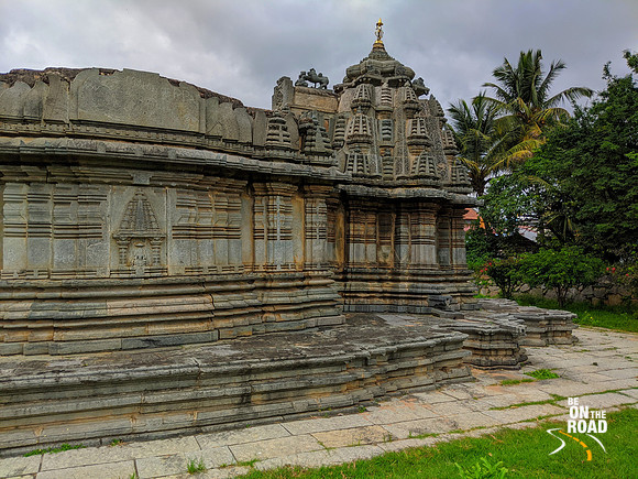 The simple exterior look of Sadashiva temple, Nuggehalli