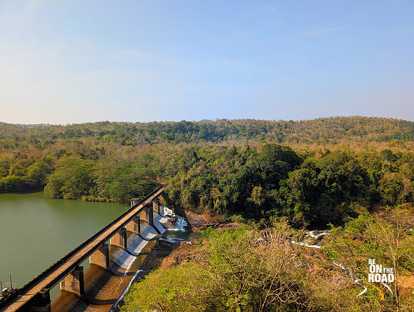 Ottakkal Weir View point on the Thenmala - Punalur highway